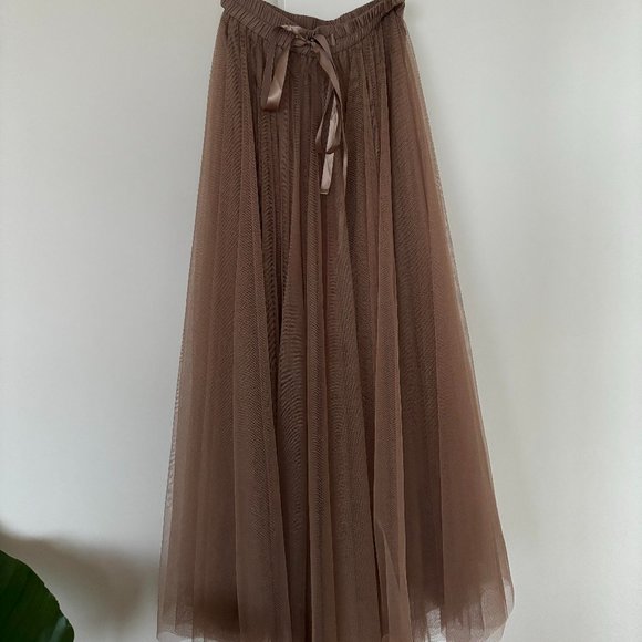 Dreamy chocolate midi length tulle skirt - Picture 2 of 7